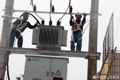 昌邑供電公司為北孟鎮(zhèn)曹戈莊進行增容改造