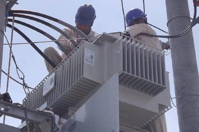 順河供電所更換100余米配電箱及進(jìn)出線電纜