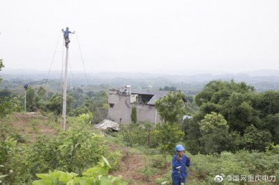 10千伏龍璧線四面山村馬家灣配變臺區(qū)安裝拉線