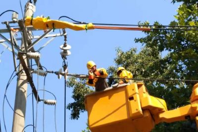 宜昌供電公司高空“360度”翻轉維修故障線路