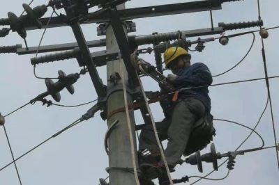 樂至縣供電公司搶修9條10kV線路復電將停電影響降到最低