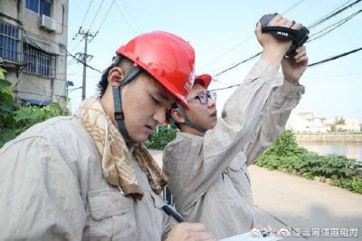 灌云城區(qū)10千伏配電線路和供電設(shè)備進行紅外測溫巡視