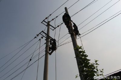 將100千伏安變壓器更換為200千伏安變壓器，提高供電可靠性