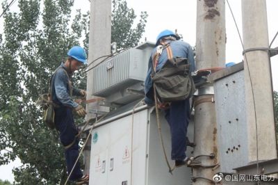 高唐縣供電公司為琉寺鎮(zhèn)潘琉村新增200千伏安變壓器一臺