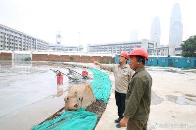 天津市首座地下220千伏變電站—進步道（東站）220千伏變電站工程完成導(dǎo)墻和地面硬化施工