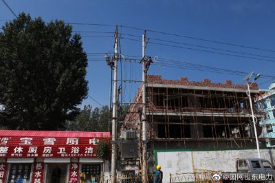 蘭陵縣供電公司對(duì)10千伏金橋線進(jìn)行拆除遷改