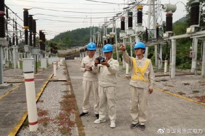 黔江供電公司全面巡視 確保國(guó)慶供電平穩(wěn)