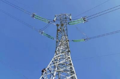 330千伏萸分牽Ⅱ線(xiàn)開(kāi)展停電檢修工作