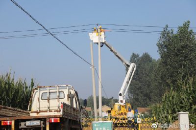 平原縣供電公司對10千伏南侯線18號桿進(jìn)行改造