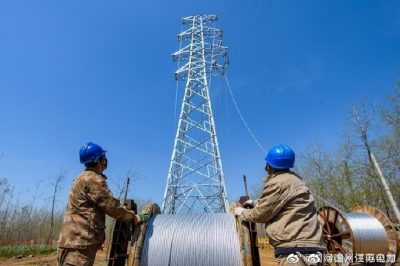 抓住晴好天氣精心施工助力春耕