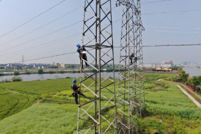 10kV線路螺絲型鐵塔進行檢查消缺