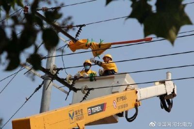 帶電接引為中學提供雙電源供電保障