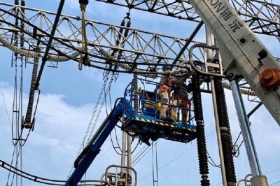 在500千伏東善橋變電站開(kāi)展電流互感器更換工作