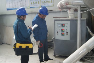對客戶的配電盤、啟動柜、電表箱、保護器、接地線等進行排查測試