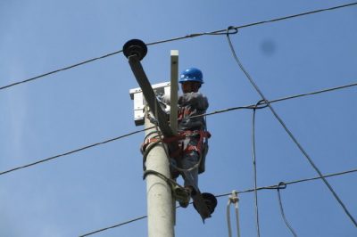 對(duì)元氏縣使莊村“煤改電”項(xiàng)目配套電力設(shè)施加緊進(jìn)行改造