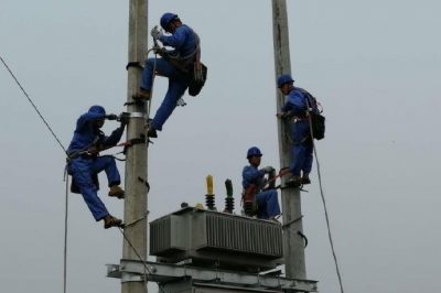 國網(wǎng)無極縣供電公司簡化流程、提速進(jìn)度，確保企業(yè)盡早用電