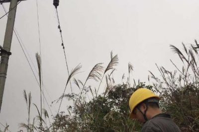 對(duì)輸電線路開展無(wú)人機(jī)巡檢