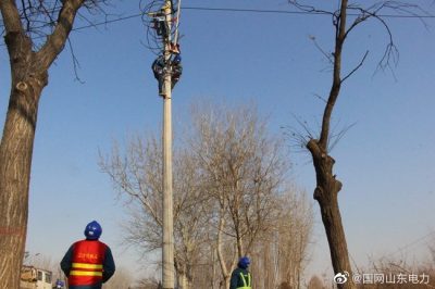 更換老舊導(dǎo)線700余米，安裝跌落式熔斷器一處