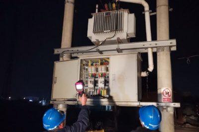 在夜間電力負(fù)荷高峰期對(duì)變壓器、線路進(jìn)行巡視