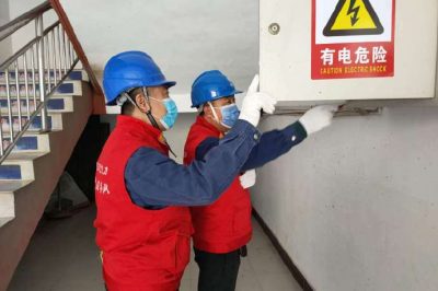 對轄區(qū)“煤改電”用戶電力線路、設(shè)備、表計等進行排查消缺