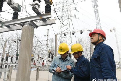在雨雪大風(fēng)等特殊天氣，對(duì)設(shè)備、線路加強(qiáng)巡視監(jiān)督