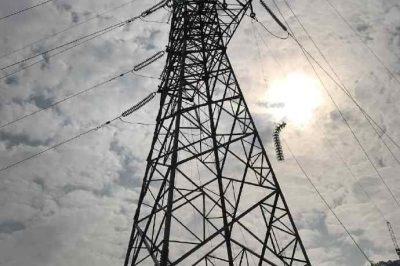對南廣高鐵小湘段的兩條220千伏高鐵供電專線進(jìn)行計(jì)劃停電檢修
